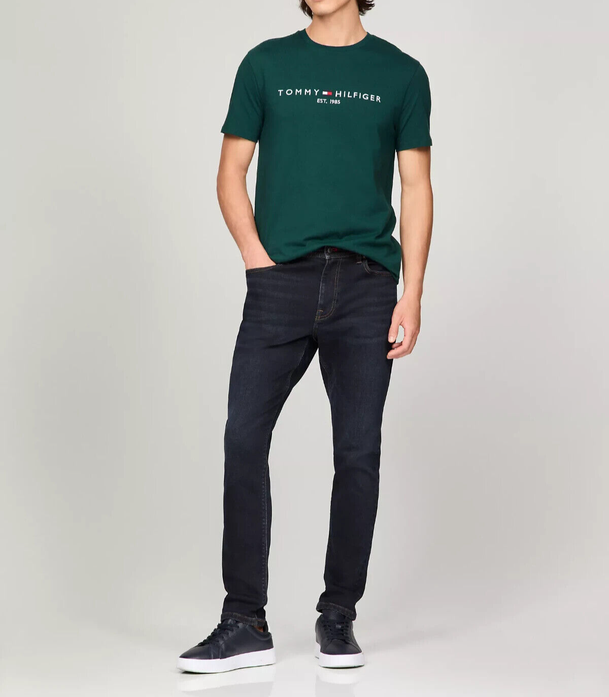 Tommy Hilfiger Men’s Cotton Logo T-Shirt – Regular Fit (1)