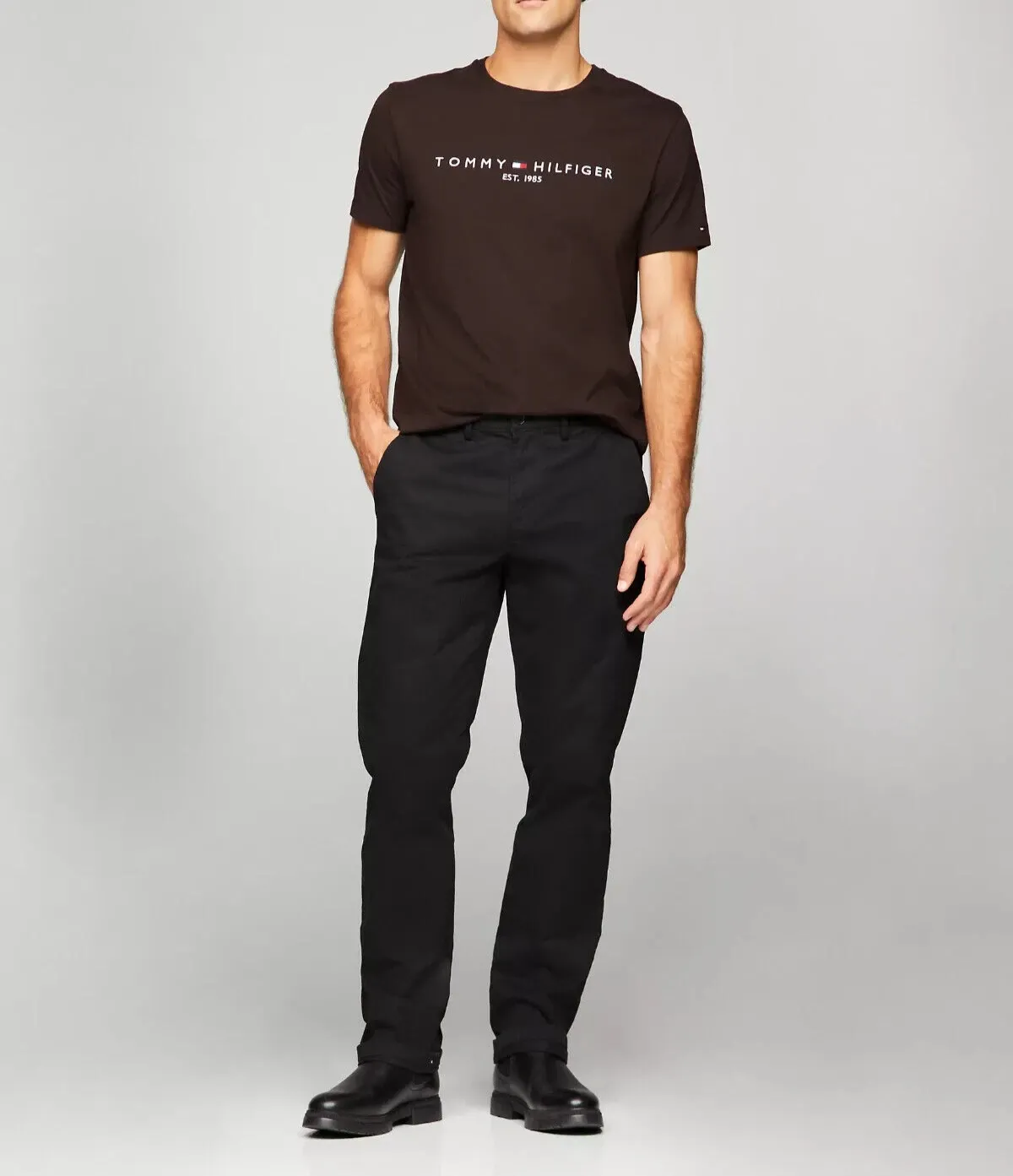 Tommy Hilfiger Men’s Cotton Logo T-Shirt – Regular Fit (3)
