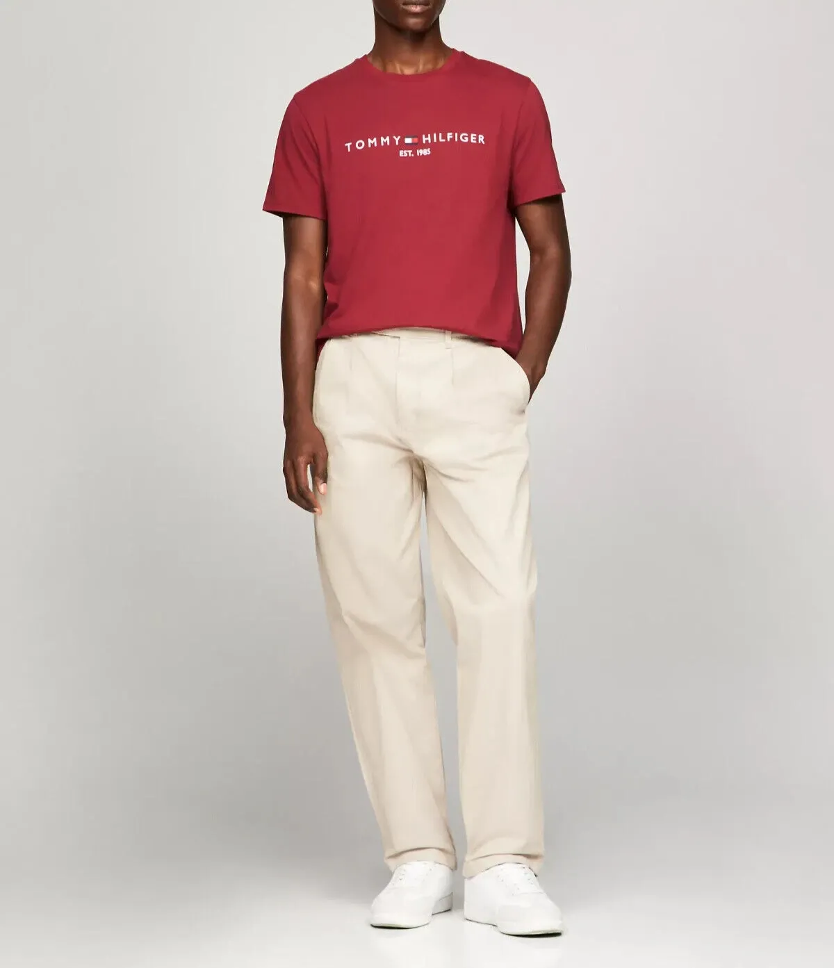 Tommy Hilfiger Men’s Cotton Logo T-Shirt – Regular Fit